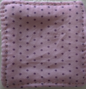 Coton fond violet à pois