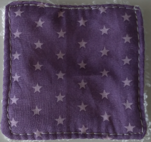 Coton fond violet étoiles